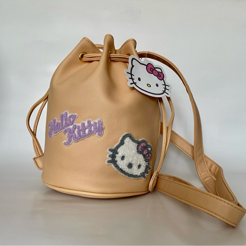 Hello Kitty bucket bag